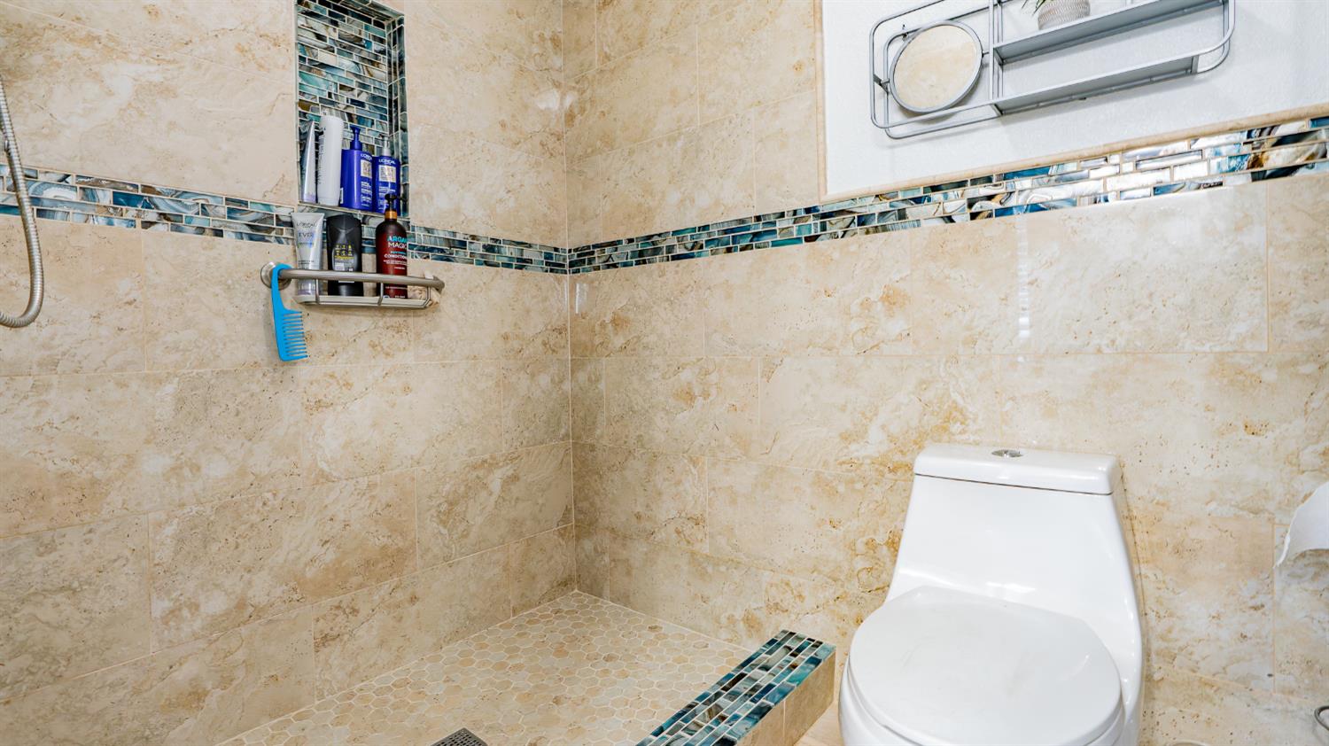 707 Chenin Blanc Dr, Manteca, CA 95337