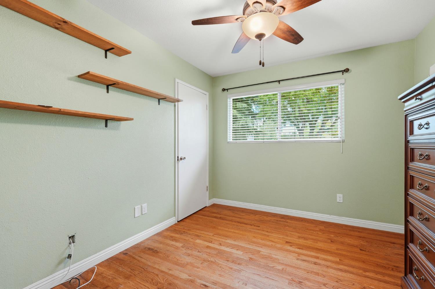 1623 Sandalwood Dr, Modesto, CA 95350