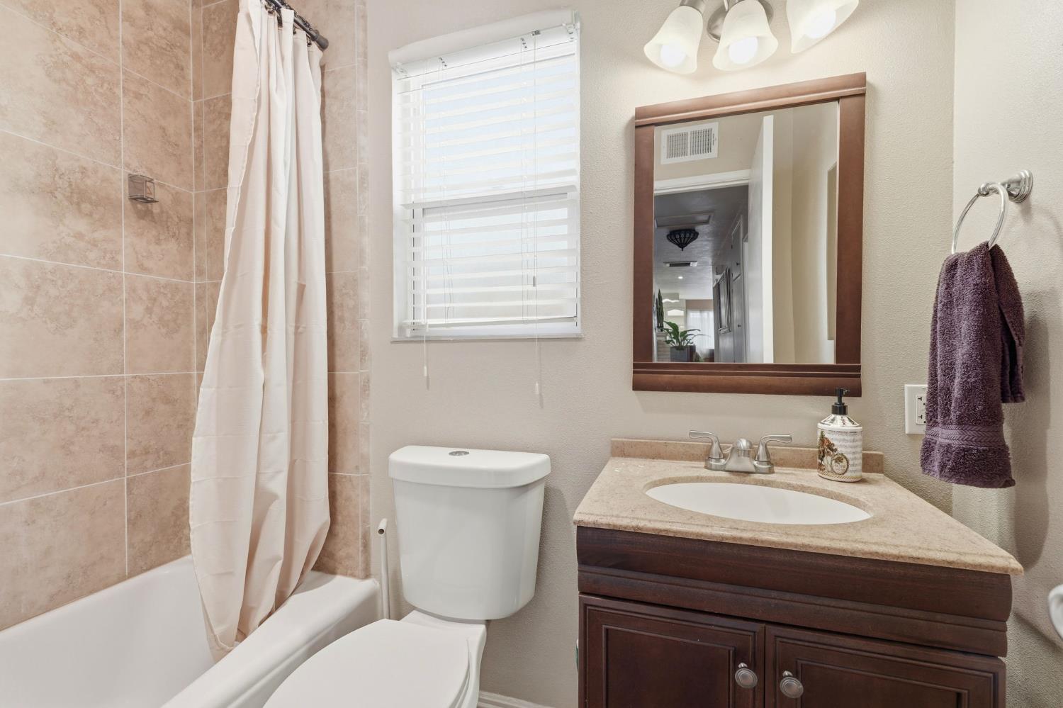 1623 Sandalwood Dr, Modesto, CA 95350