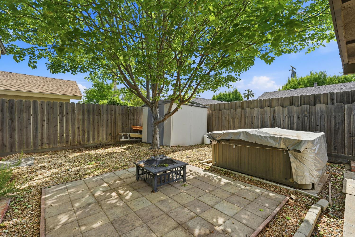 1623 Sandalwood Dr, Modesto, CA 95350