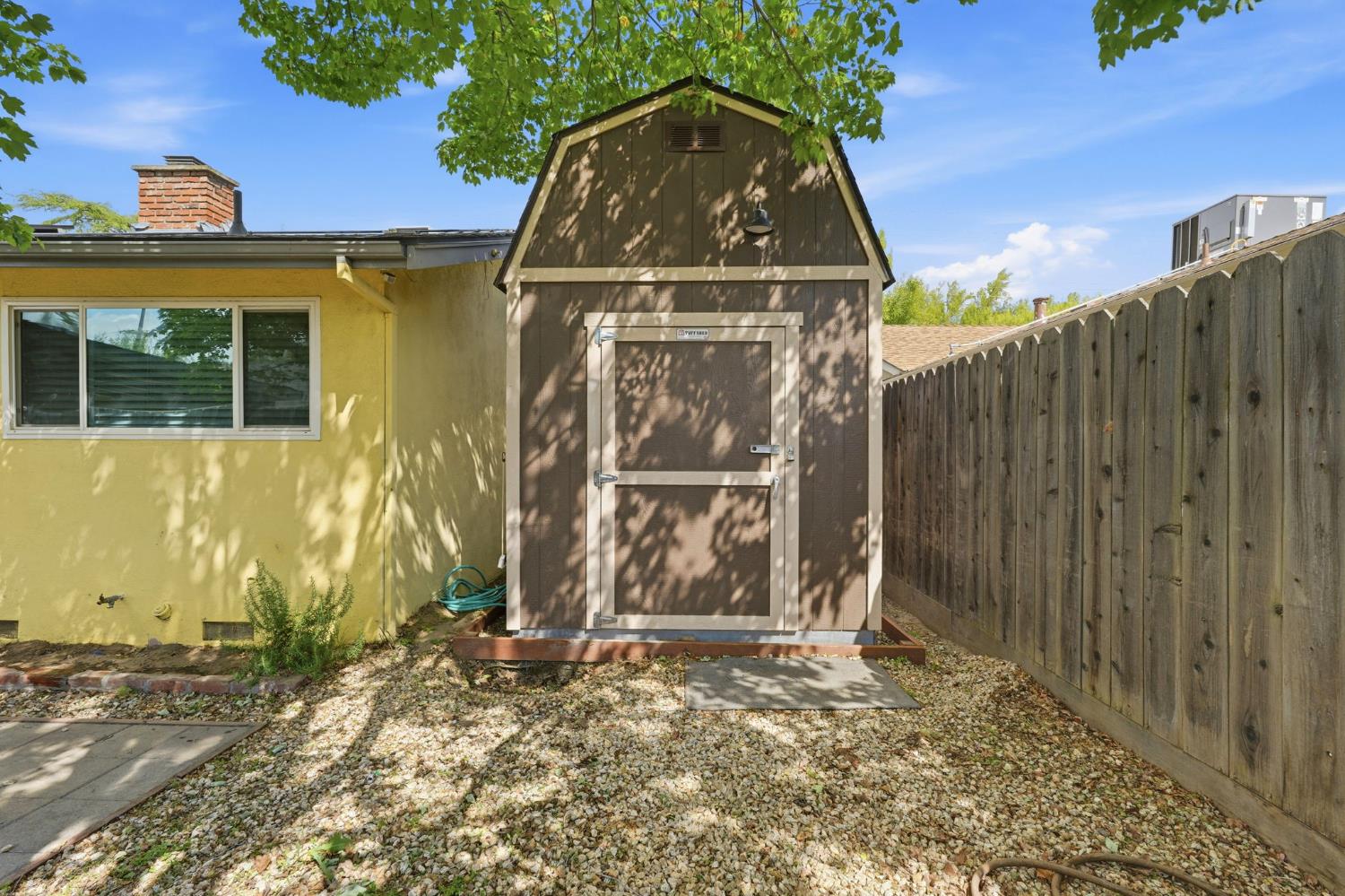 1623 Sandalwood Dr, Modesto, CA 95350