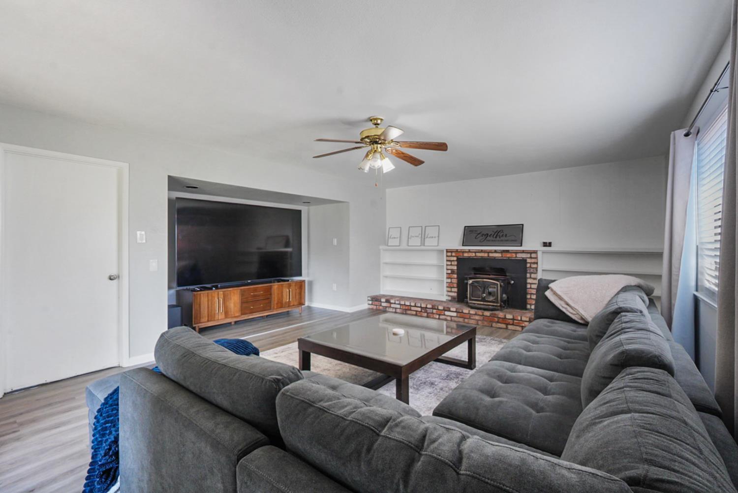 1648 Olivewood Ave, Manteca, CA 95336