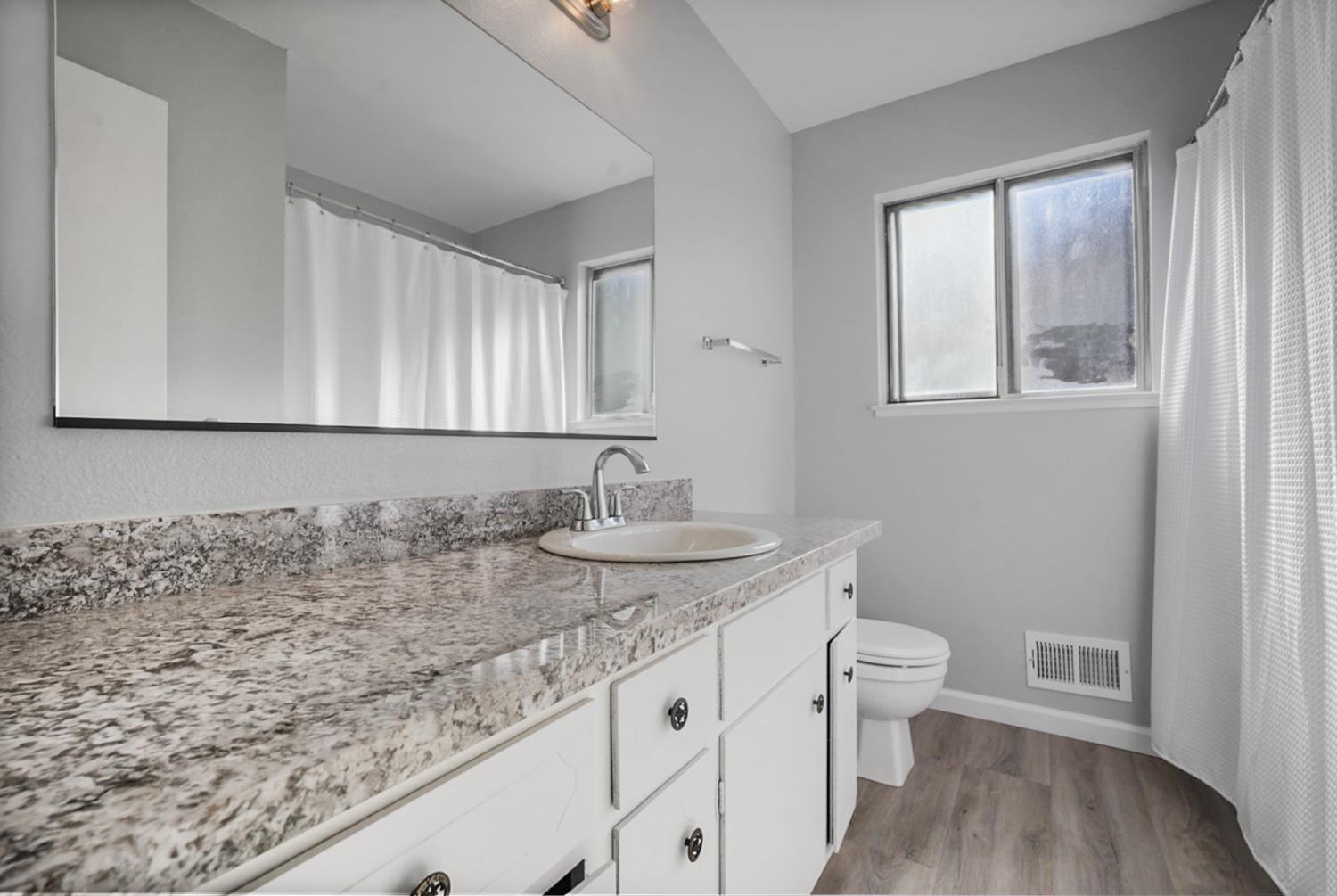 1648 Olivewood Ave, Manteca, CA 95336