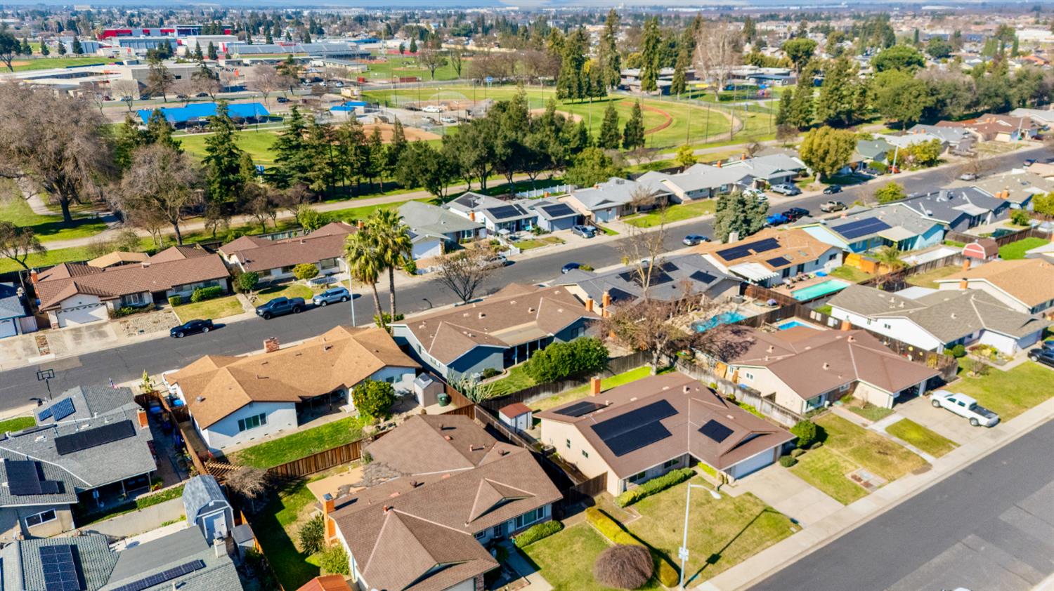 1648 Olivewood Ave, Manteca, CA 95336