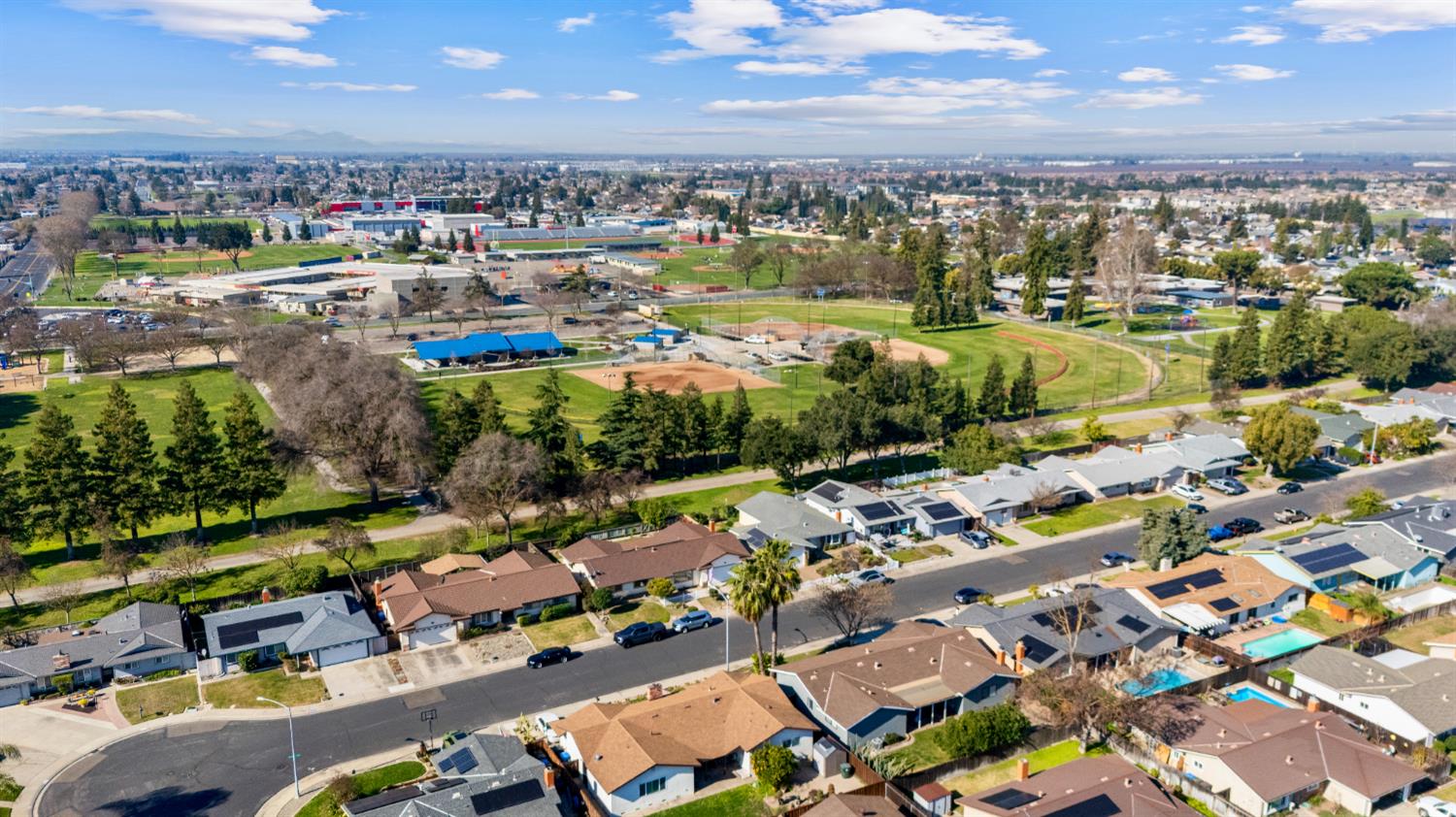 1648 Olivewood Ave, Manteca, CA 95336