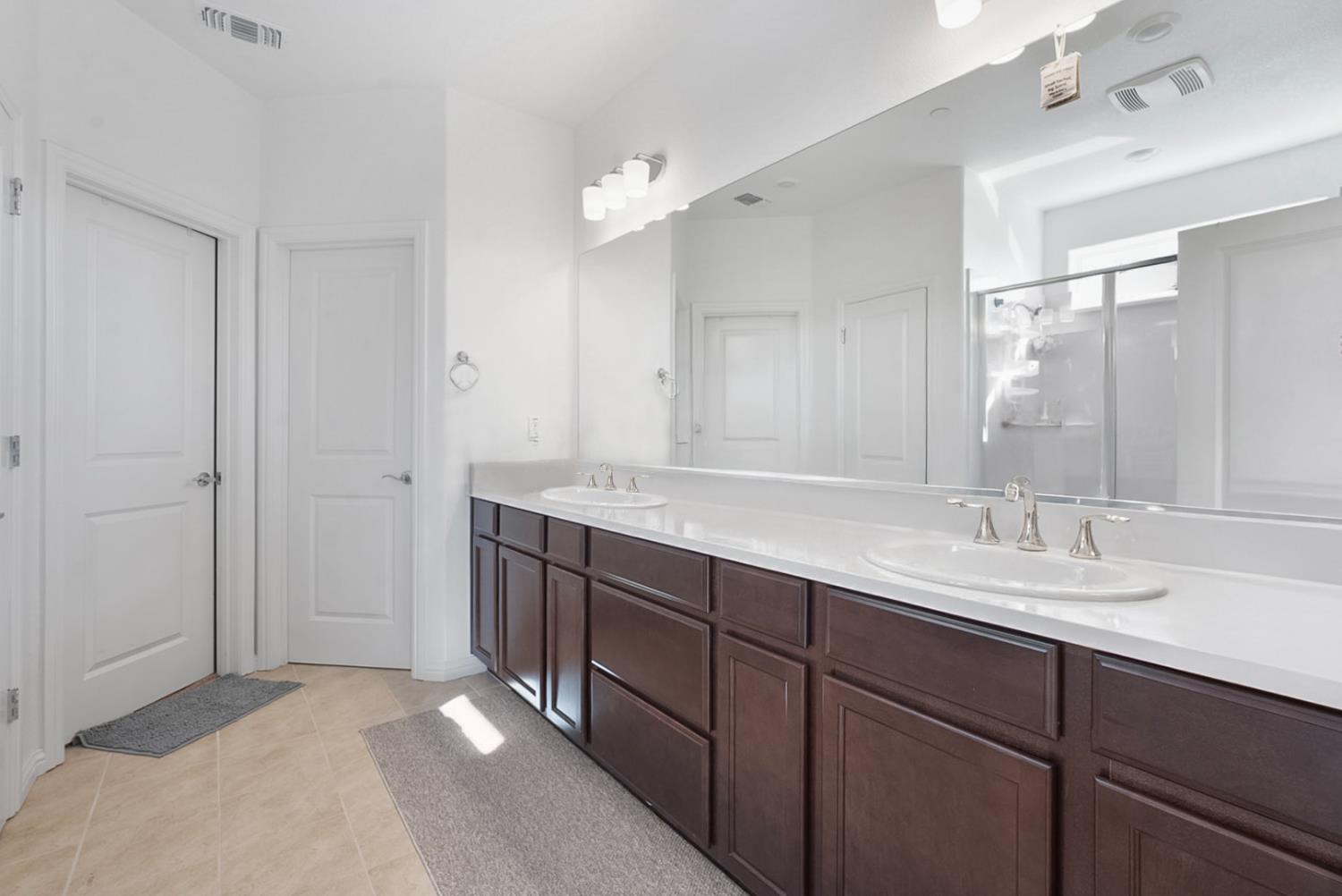 1533 Finestra Dr, Manteca, CA 95337