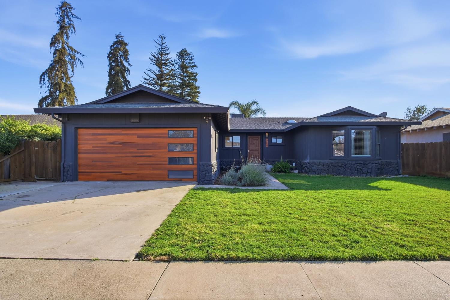 680 Sherri Way, Turlock, CA 95382