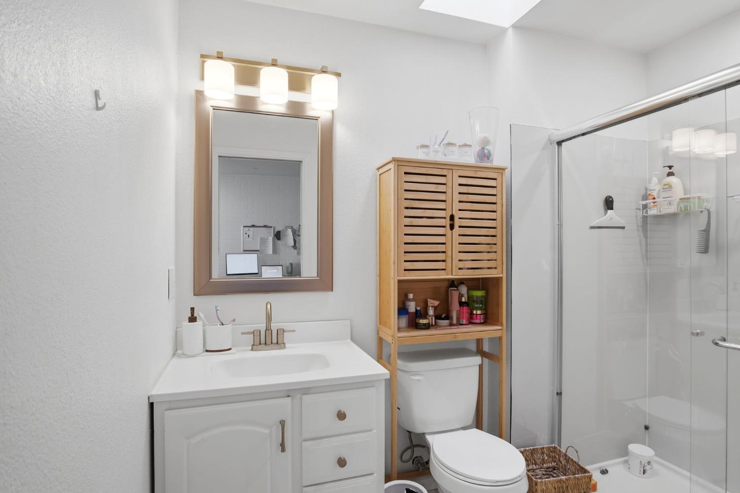 680 Sherri Way, Turlock, CA 95382