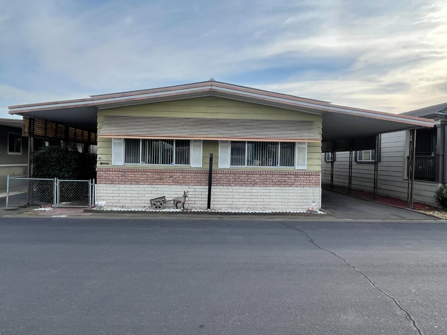 150 Pestana Ave #99, Manteca, CA 95336