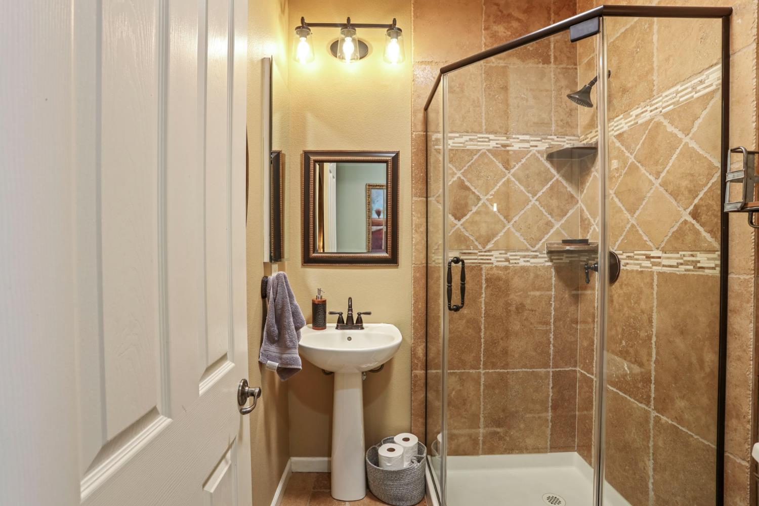 565 Bodeson Ct, Ripon, CA 95366