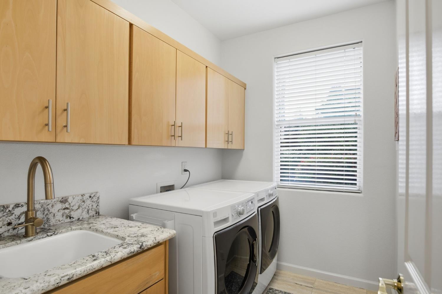 600 Atherton Ct, Modesto, CA 95356