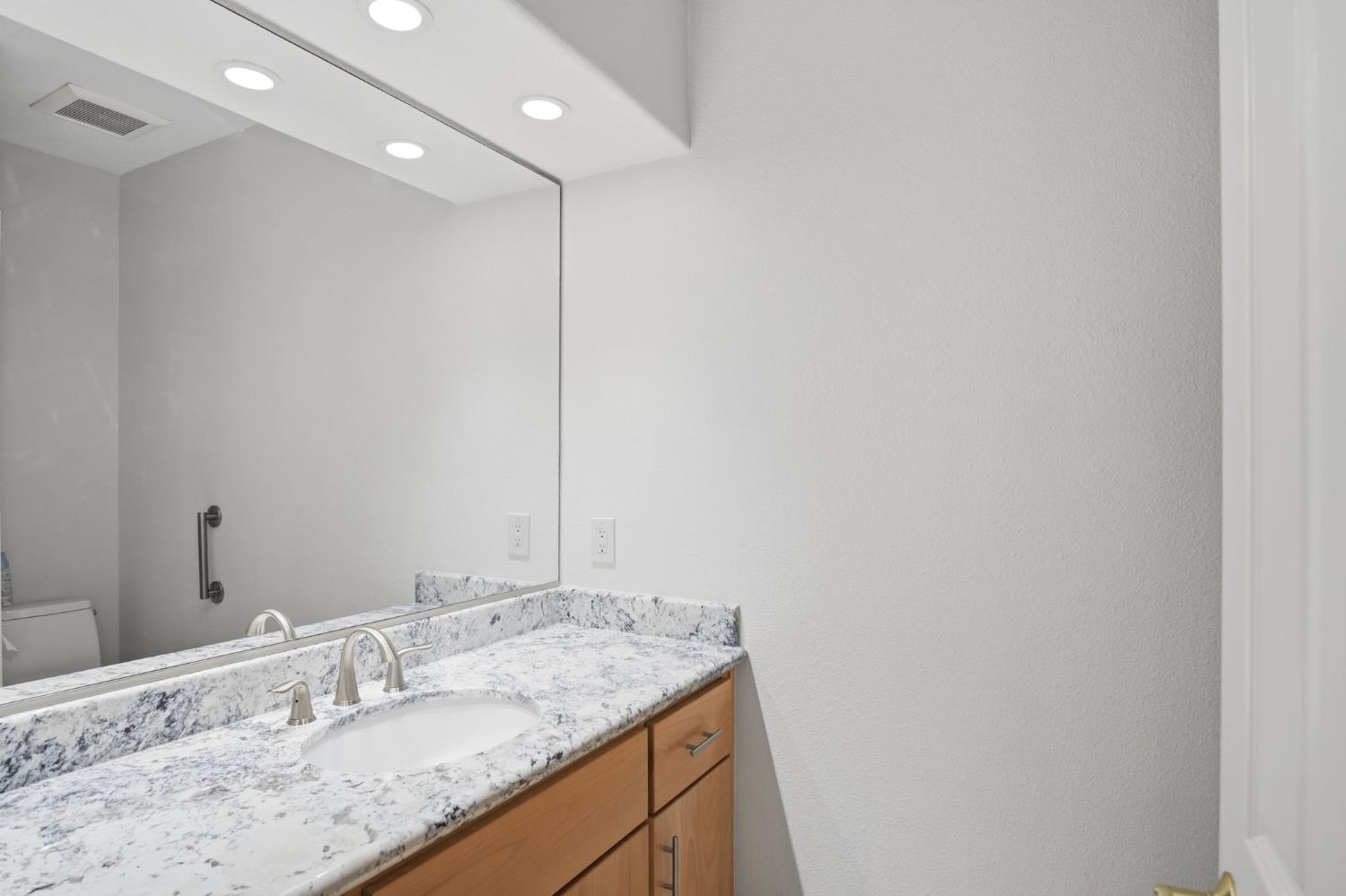 600 Atherton Ct, Modesto, CA 95356