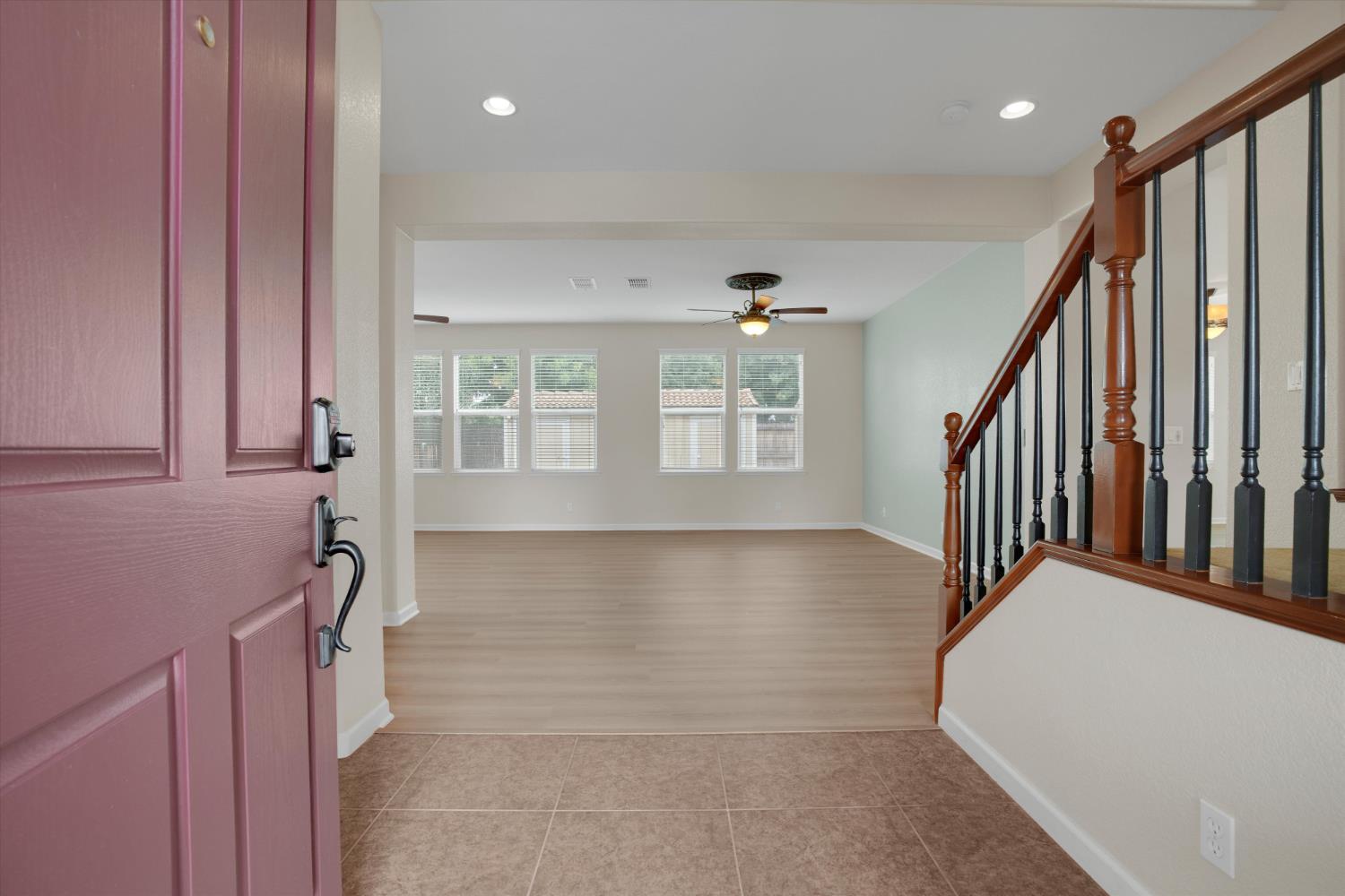 1265 Fawn Lily Dr, Patterson, CA 95363