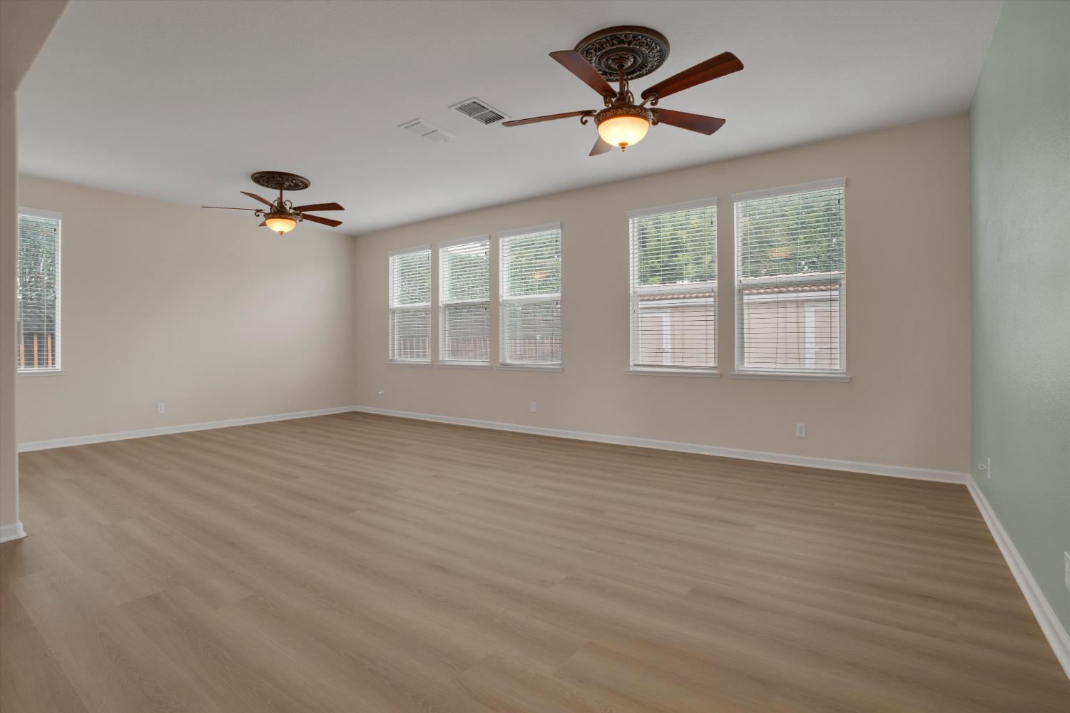 1265 Fawn Lily Dr, Patterson, CA 95363