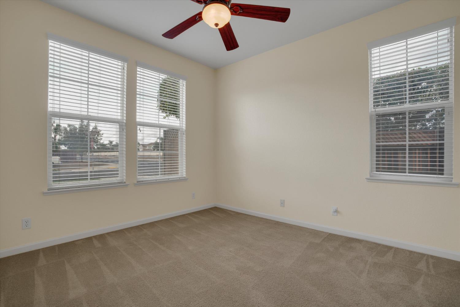 1265 Fawn Lily Dr, Patterson, CA 95363