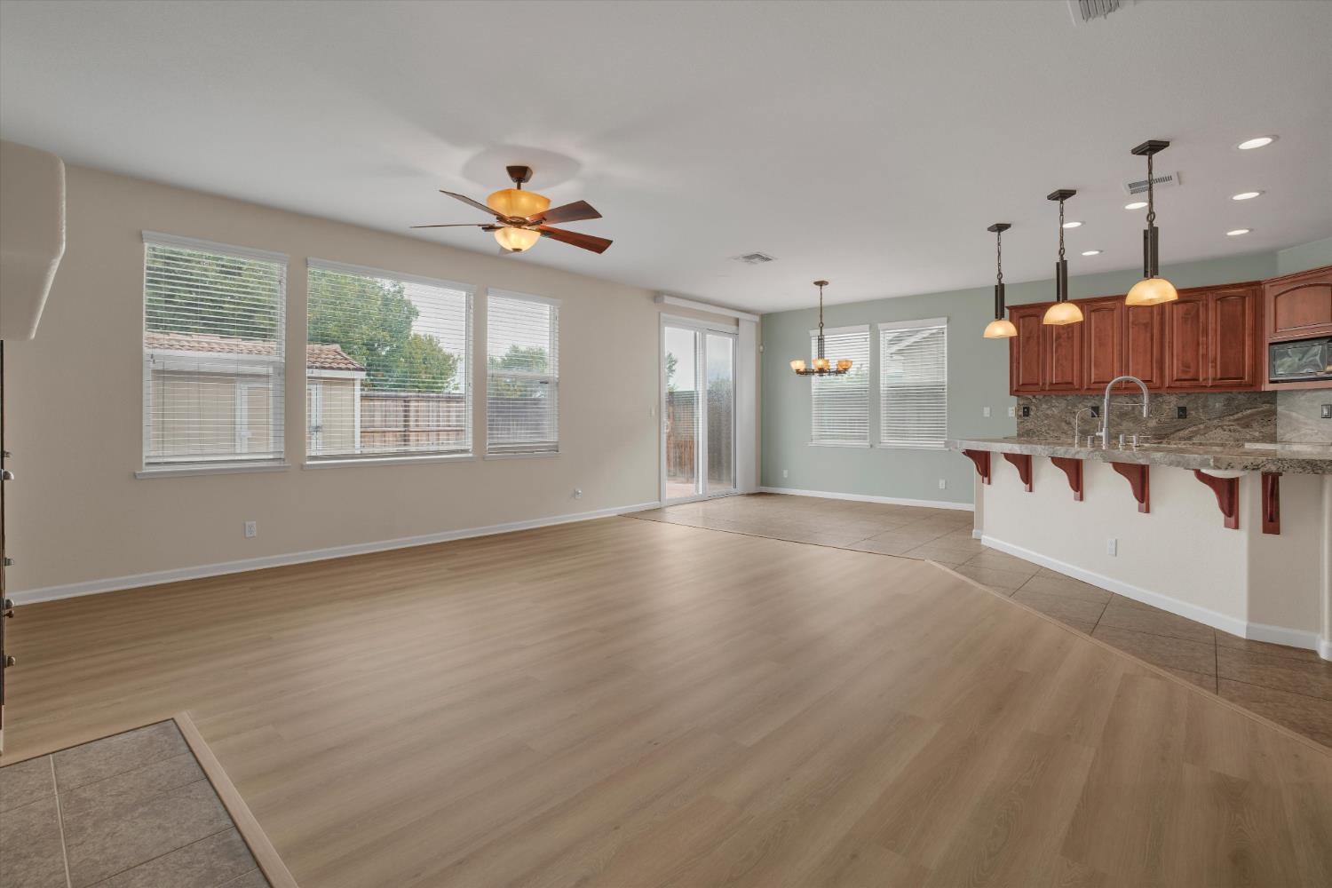 1265 Fawn Lily Dr, Patterson, CA 95363