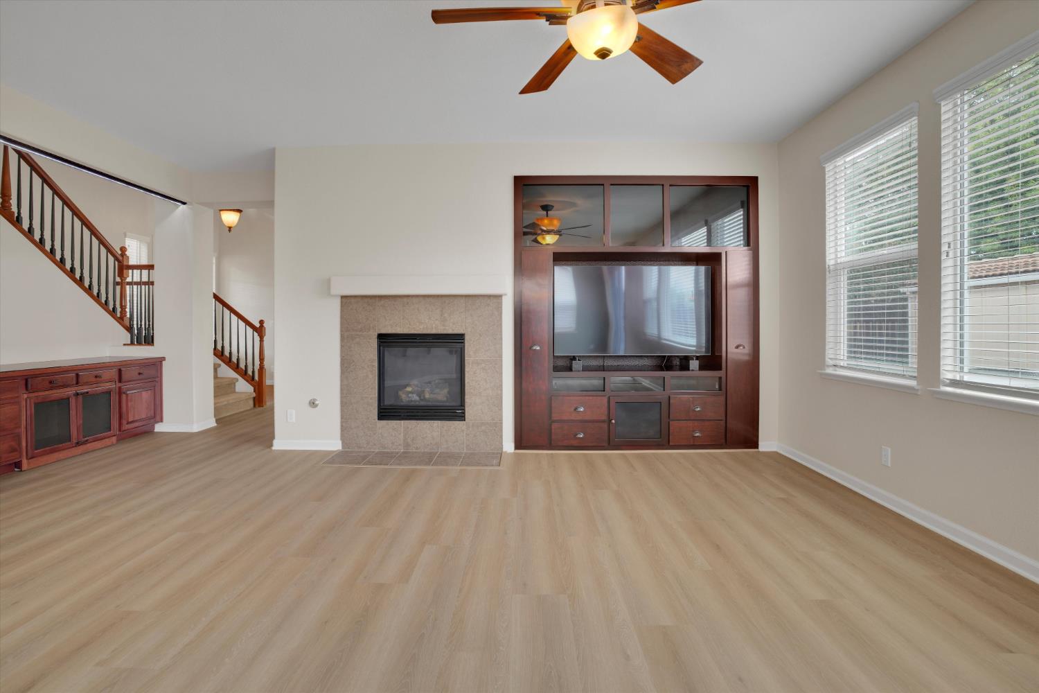 1265 Fawn Lily Dr, Patterson, CA 95363