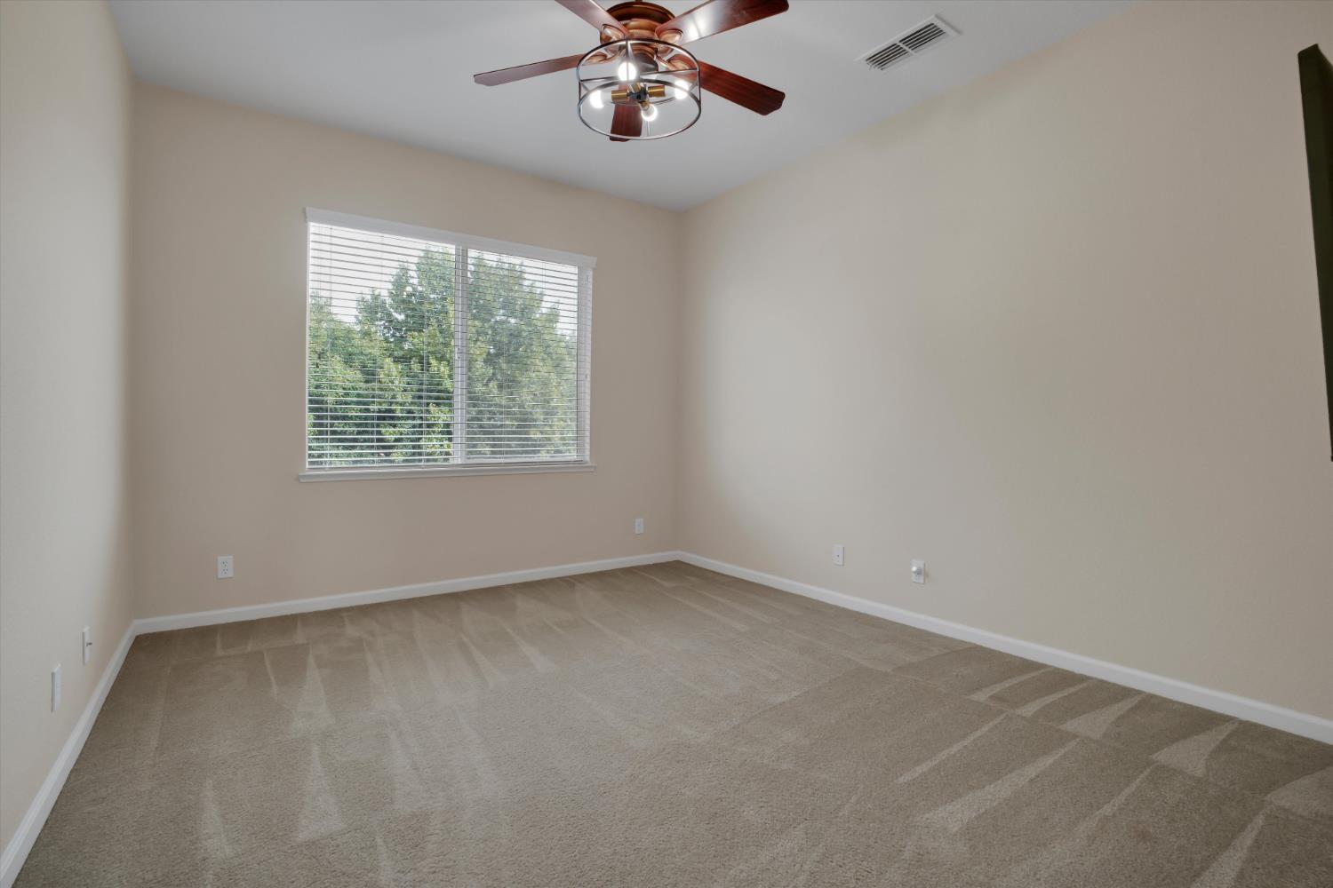 1265 Fawn Lily Dr, Patterson, CA 95363