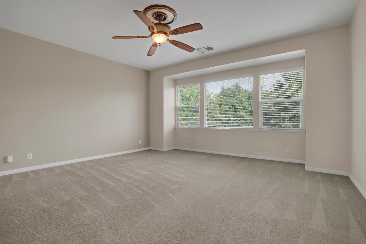 1265 Fawn Lily Dr, Patterson, CA 95363