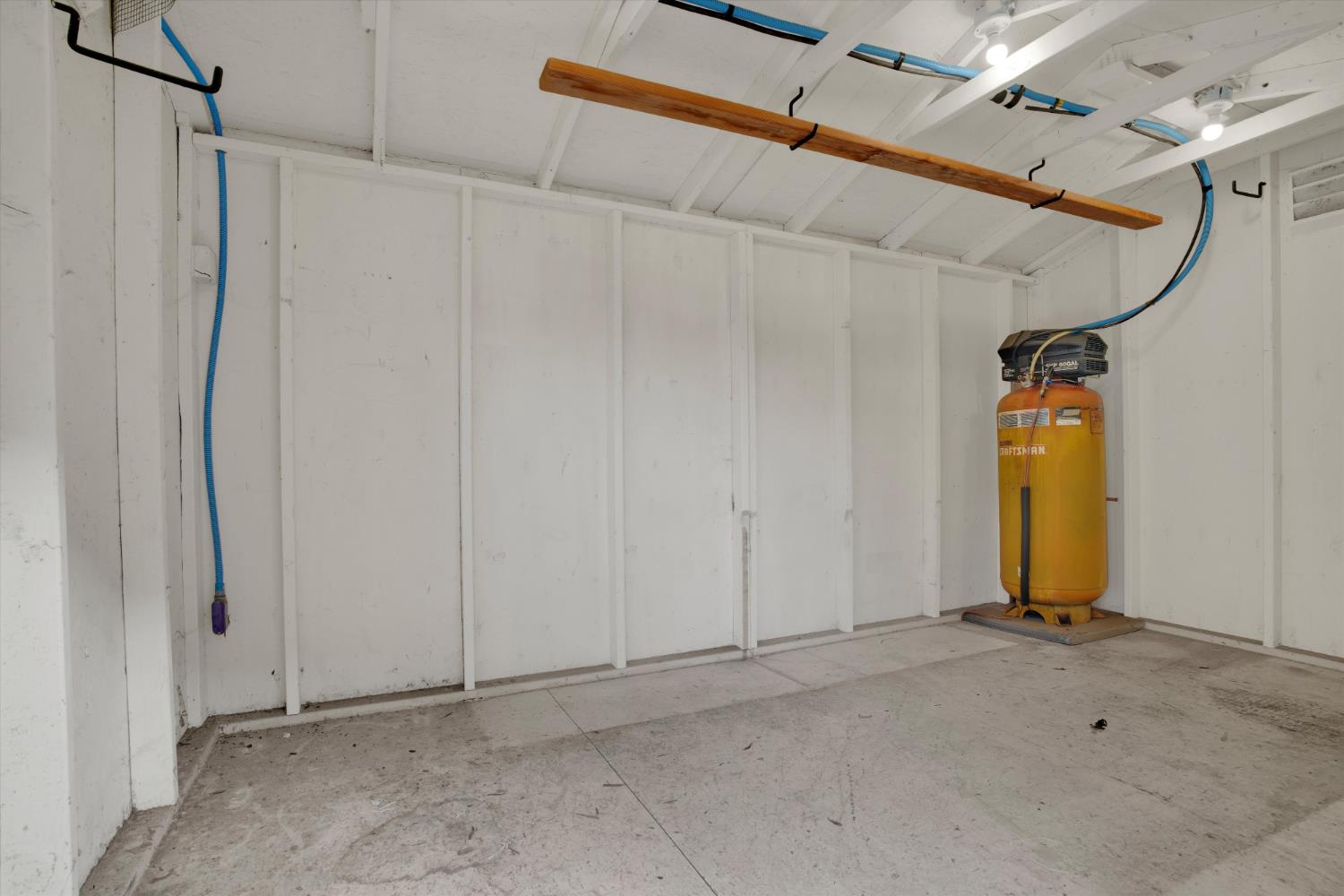 1265 Fawn Lily Dr, Patterson, CA 95363