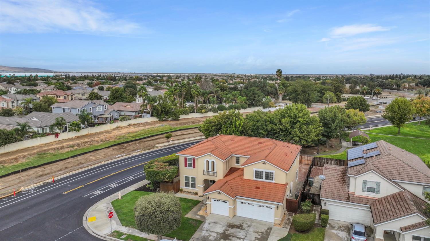 1265 Fawn Lily Dr, Patterson, CA 95363