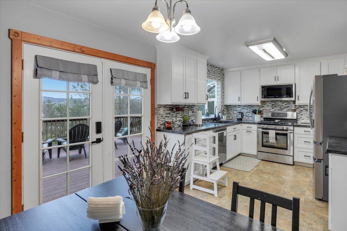 4833 Pueblo Trl, Copperopolis, CA 95228