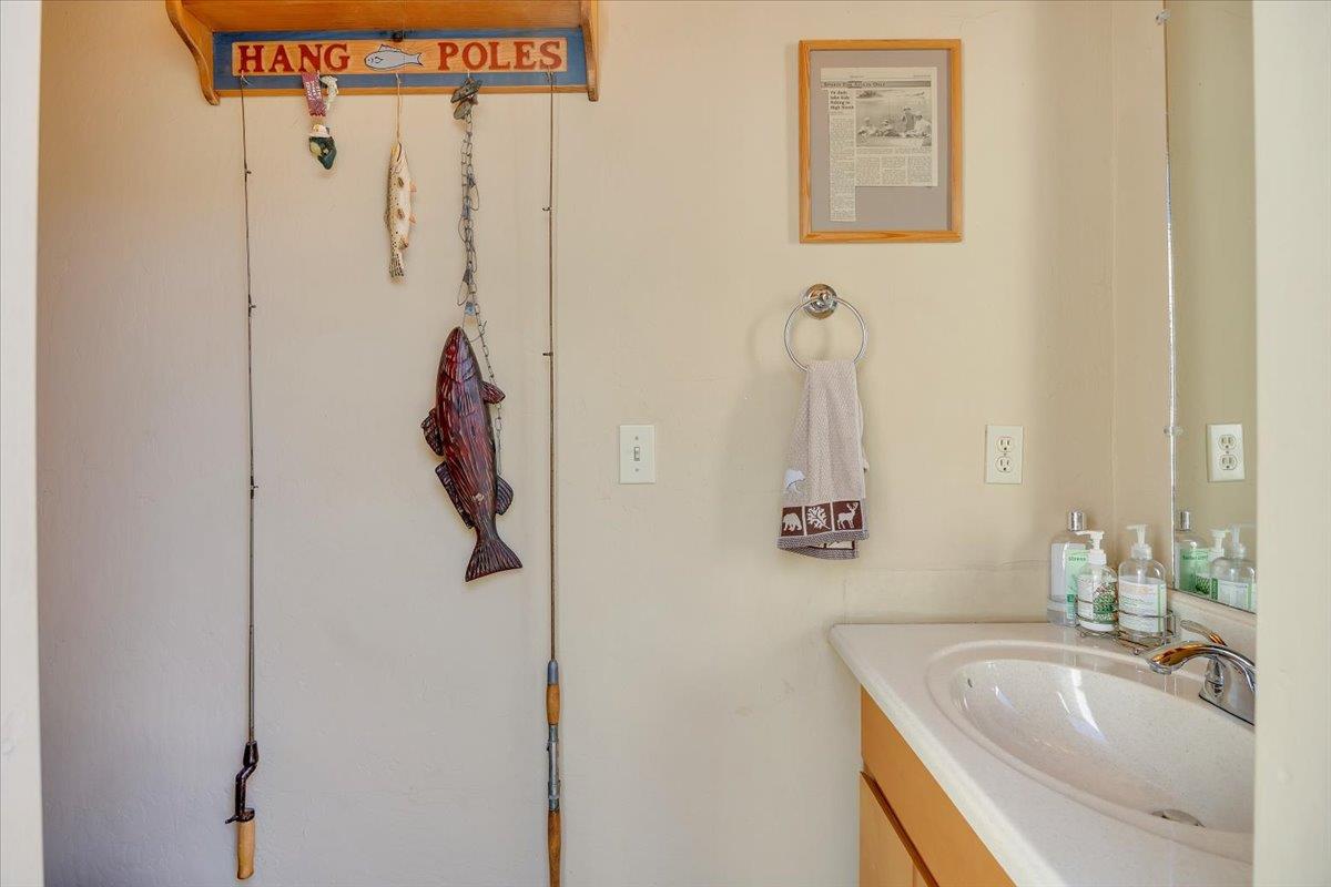 816 Foothill Rd #2, Copperopolis, CA 95228