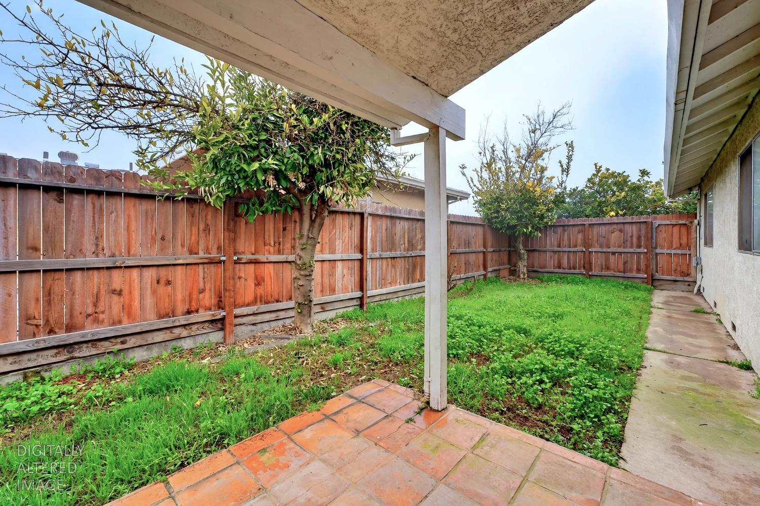 517 W Tuolumne Rd, Turlock, CA 95382