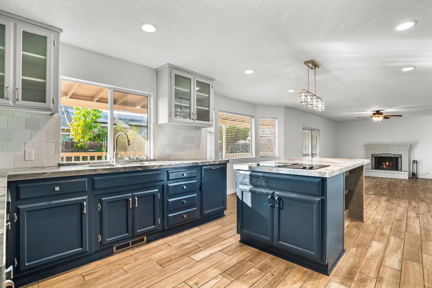 3913 Viader Dr, Modesto, CA 95356