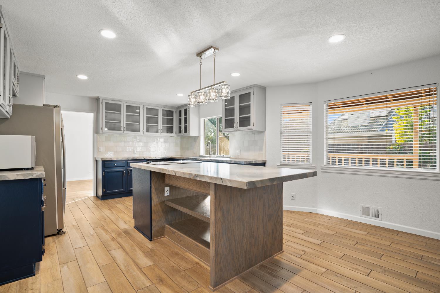 3913 Viader Dr, Modesto, CA 95356