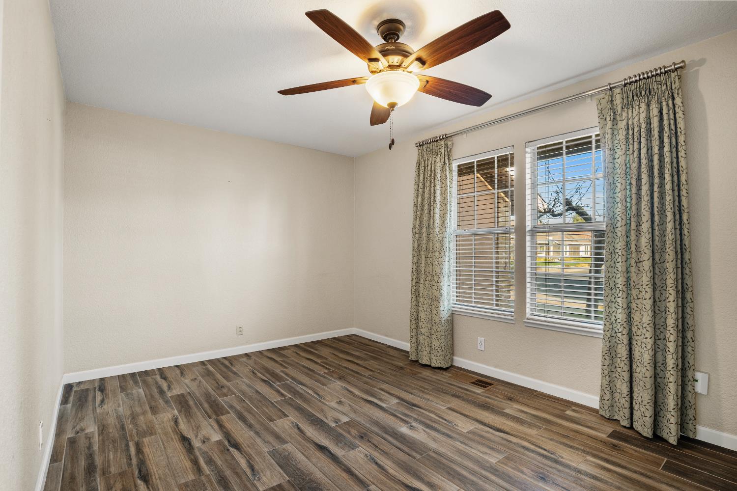 3913 Viader Dr, Modesto, CA 95356