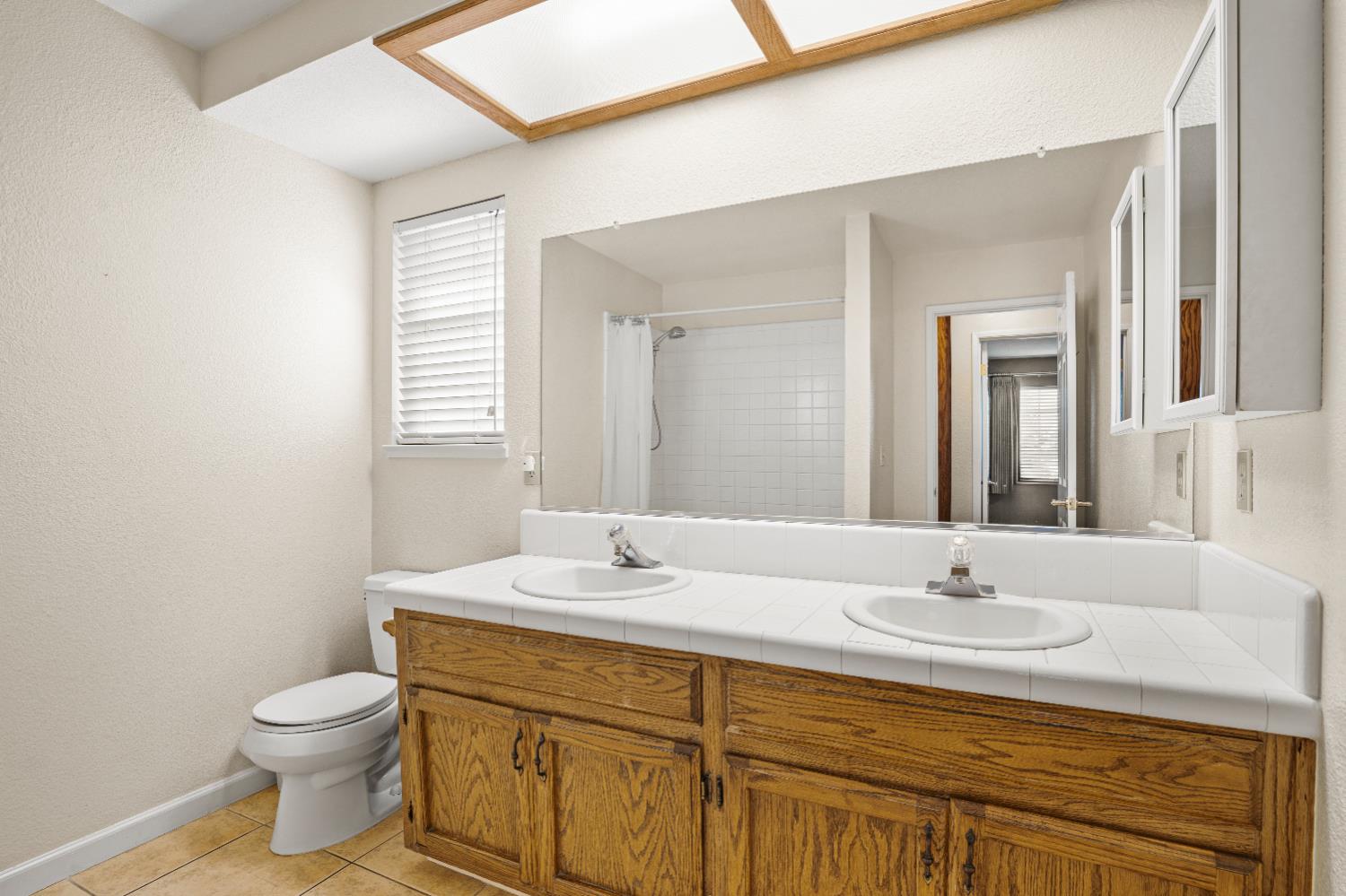 3913 Viader Dr, Modesto, CA 95356