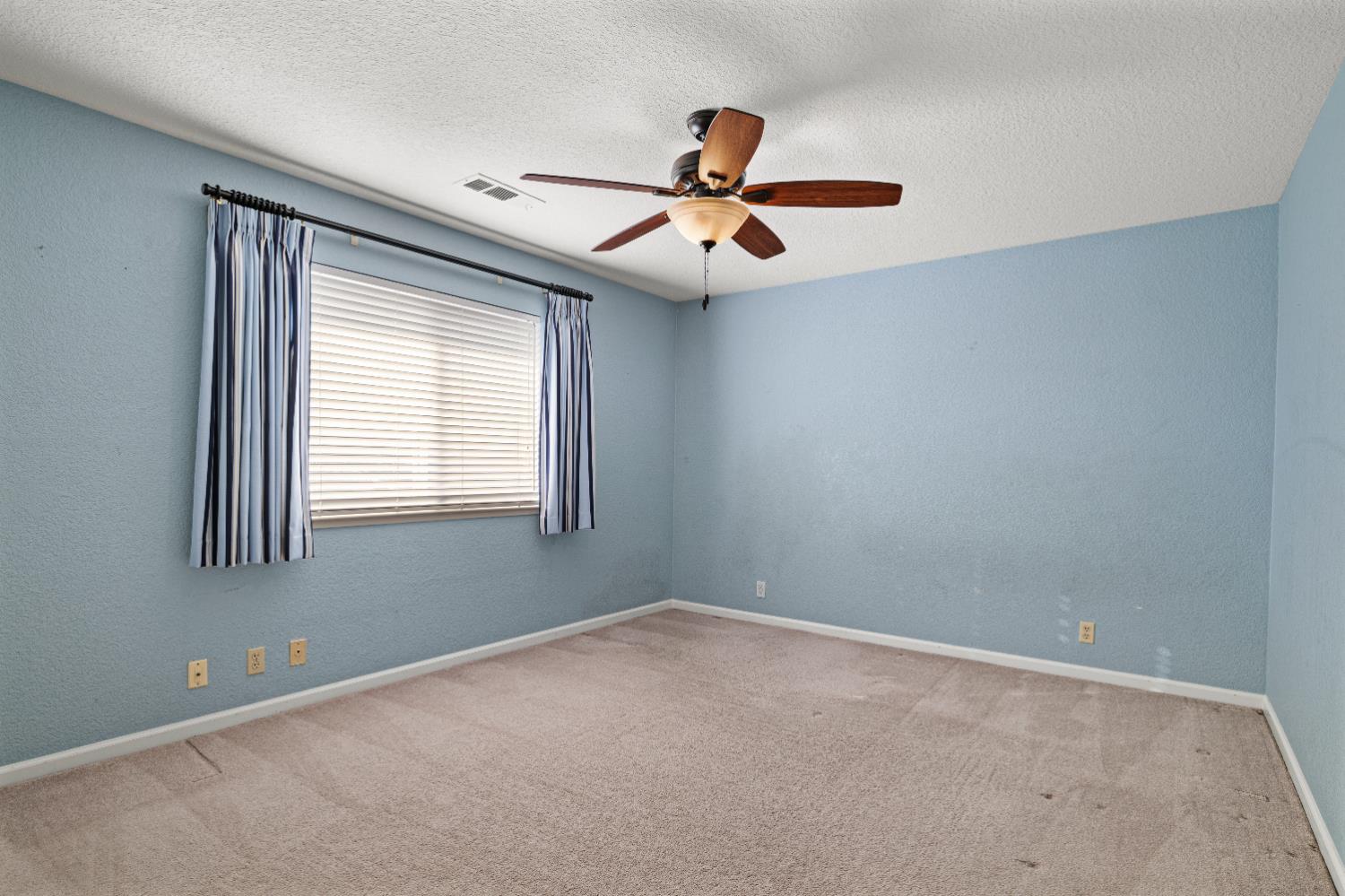 3913 Viader Dr, Modesto, CA 95356