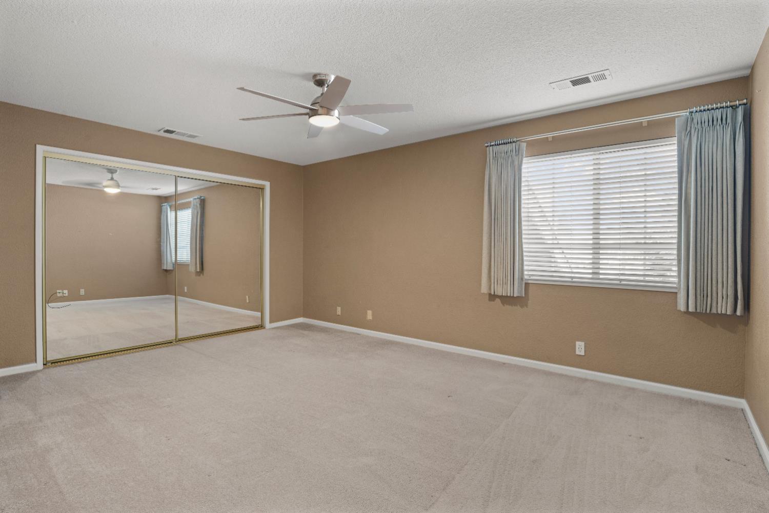 3913 Viader Dr, Modesto, CA 95356