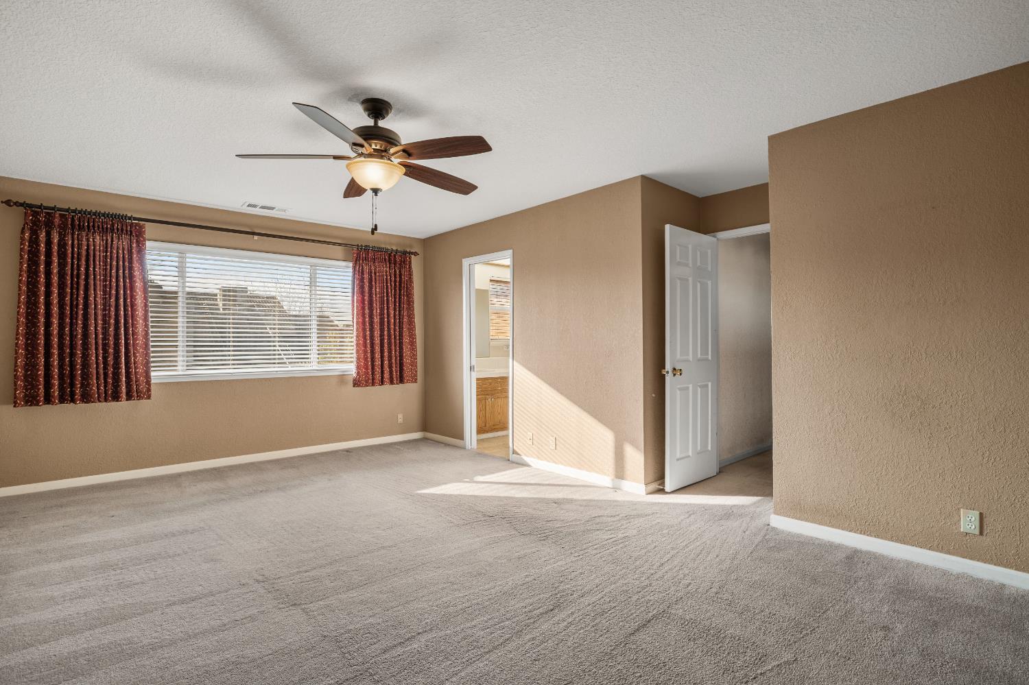 3913 Viader Dr, Modesto, CA 95356