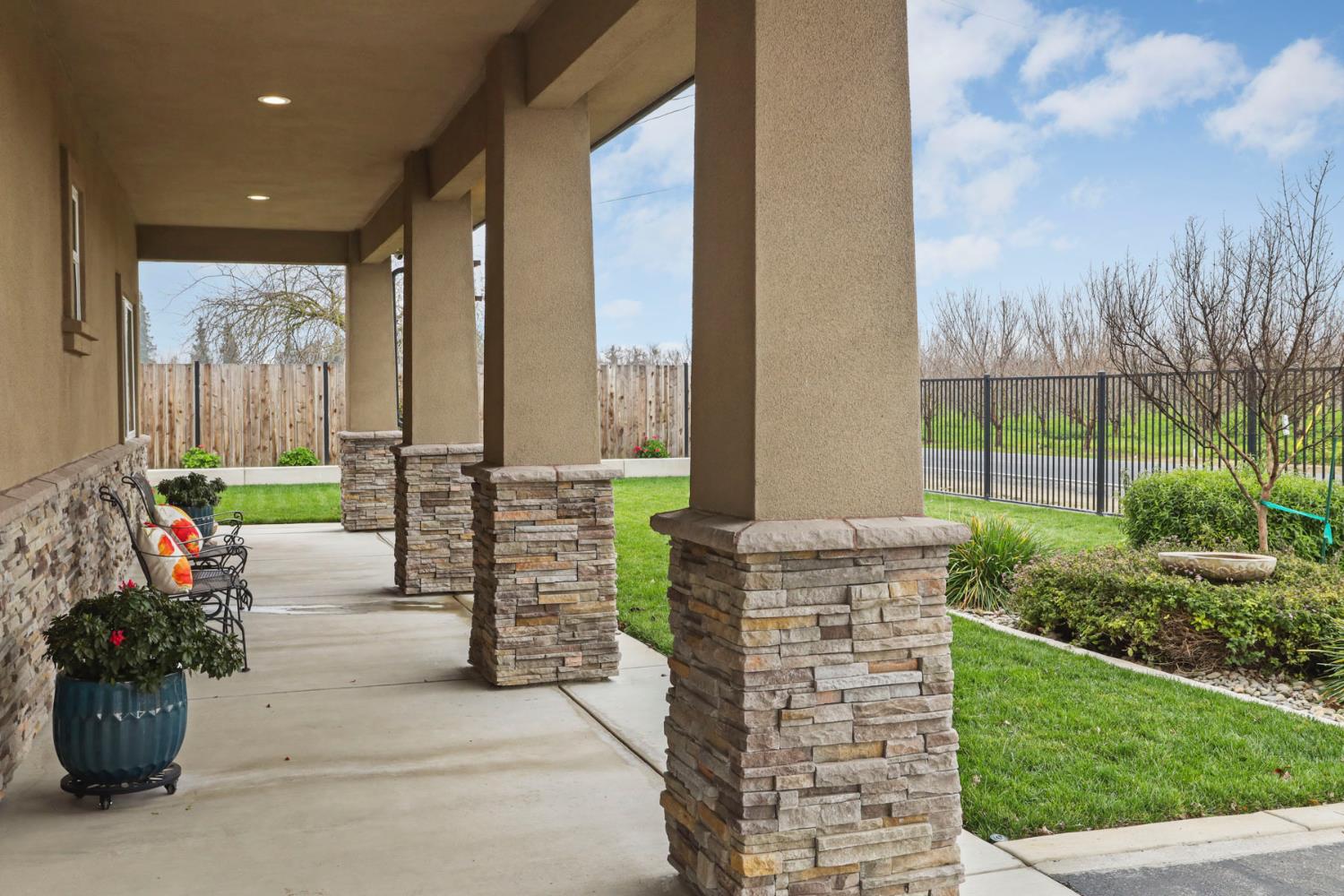 23346 S Frederick Rd, Ripon, CA 95366