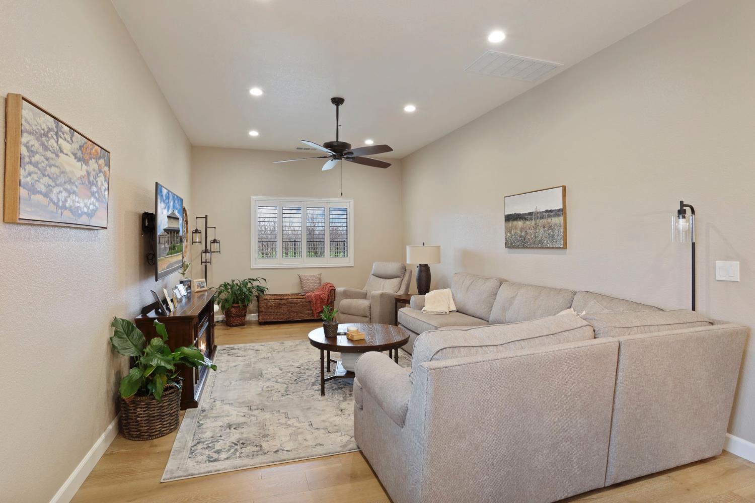 23346 S Frederick Rd, Ripon, CA 95366