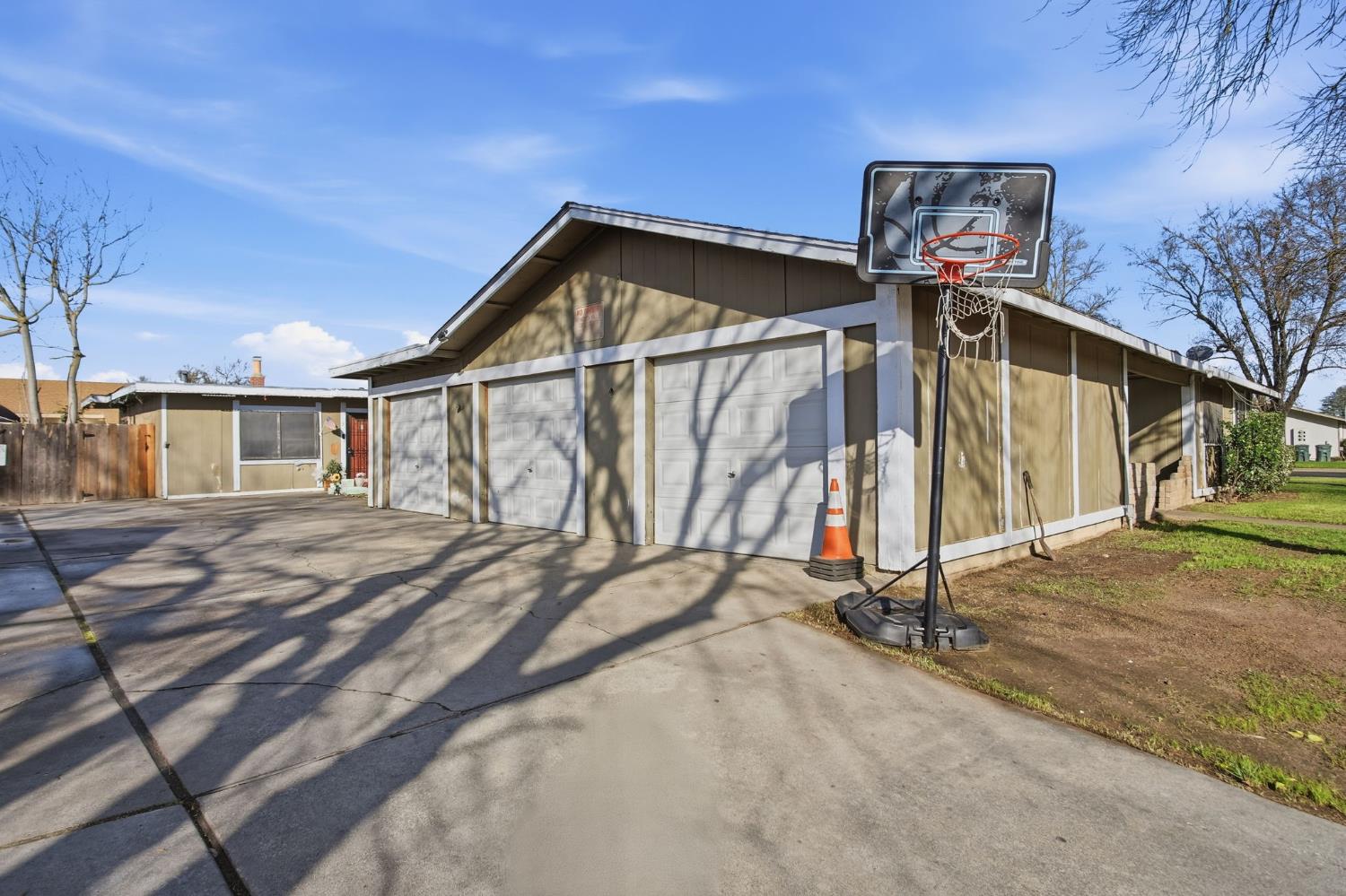 3325 Sherwood Ave, Modesto, CA 95350