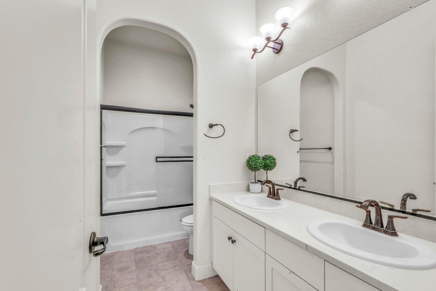 4129 Castellina Way, Manteca, CA 95337