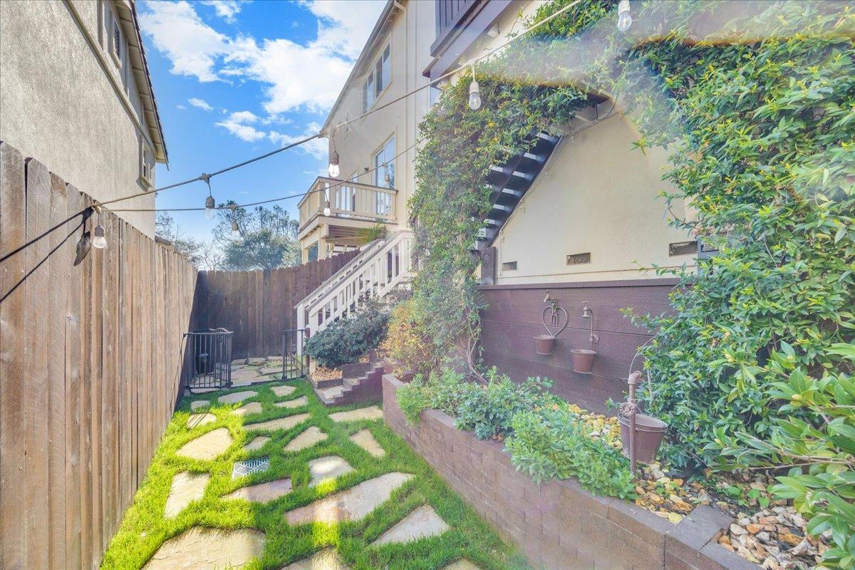 219 Bridle Point Cir, Copperopolis, CA 95228