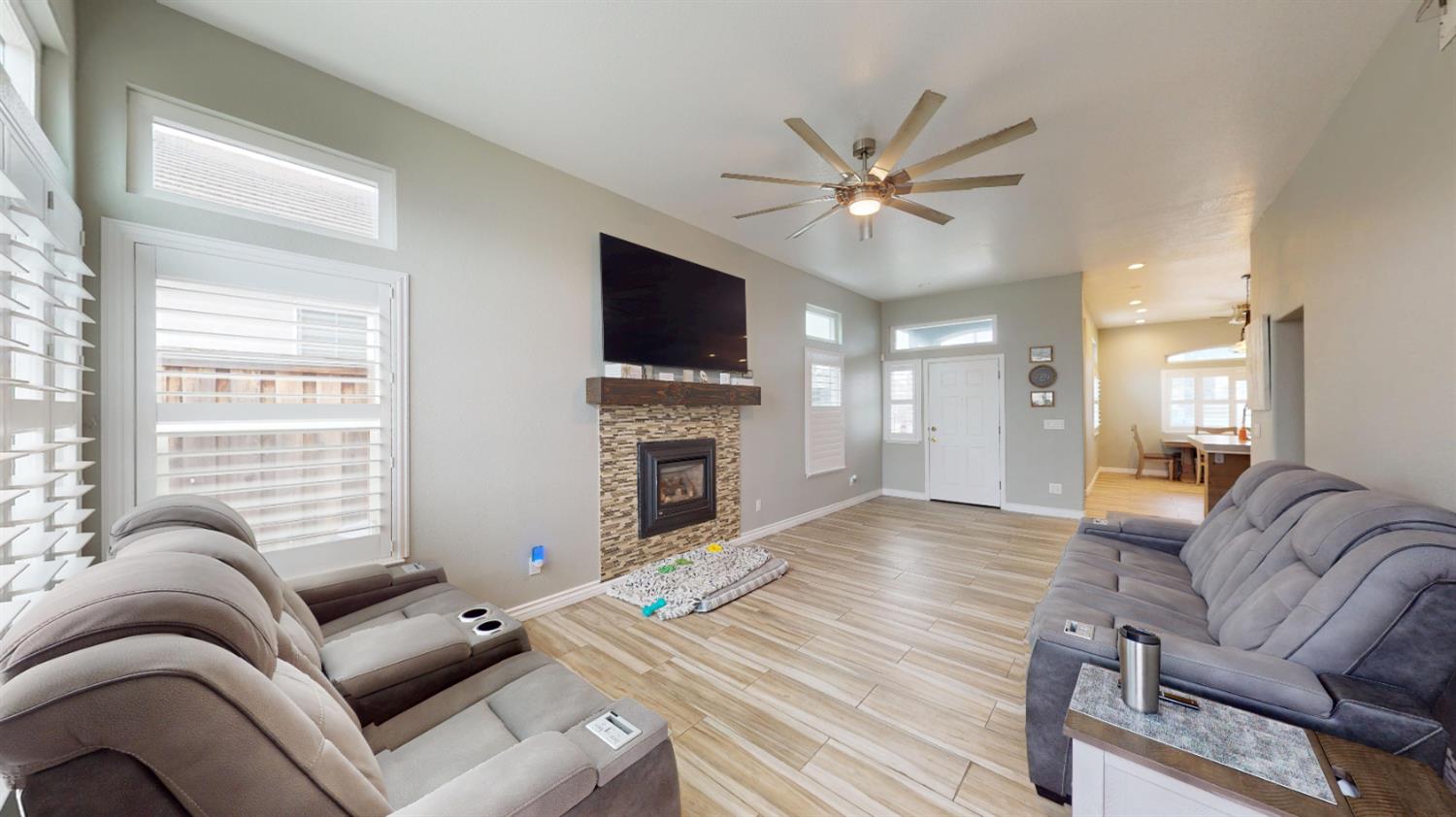 1847 Bergthold St, Manteca, CA 95336