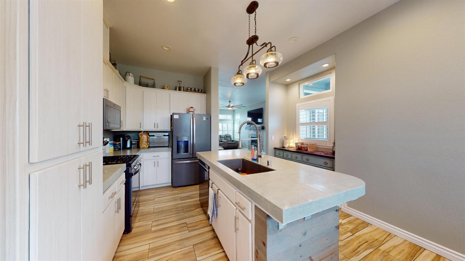 1847 Bergthold St, Manteca, CA 95336