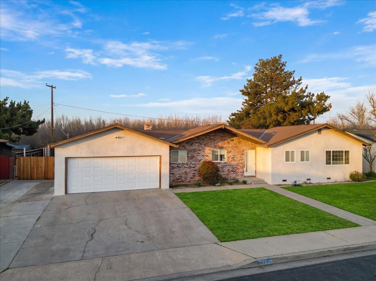 2213 Evelle Ln, Turlock, CA 95380