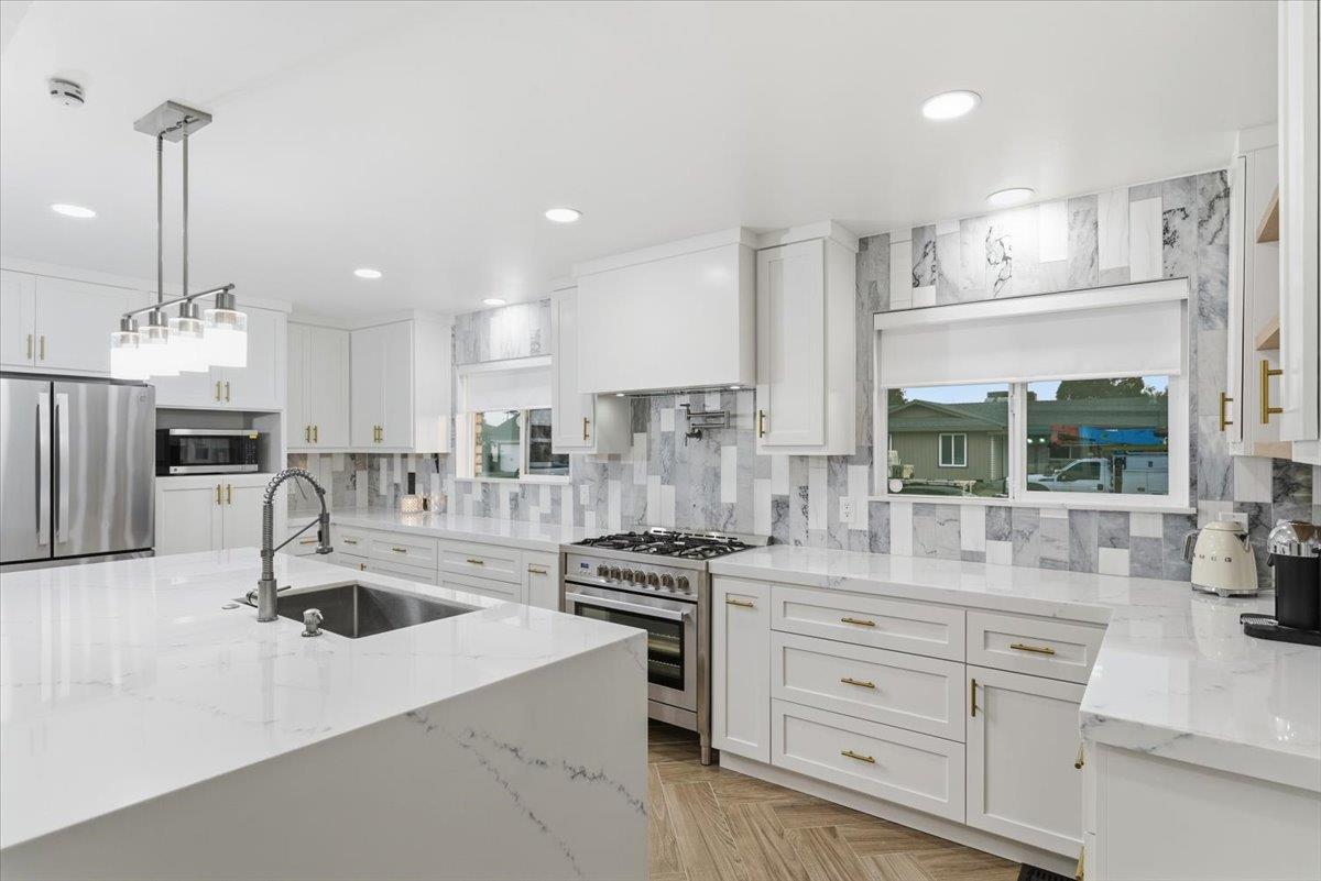 2213 Evelle Ln, Turlock, CA 95380