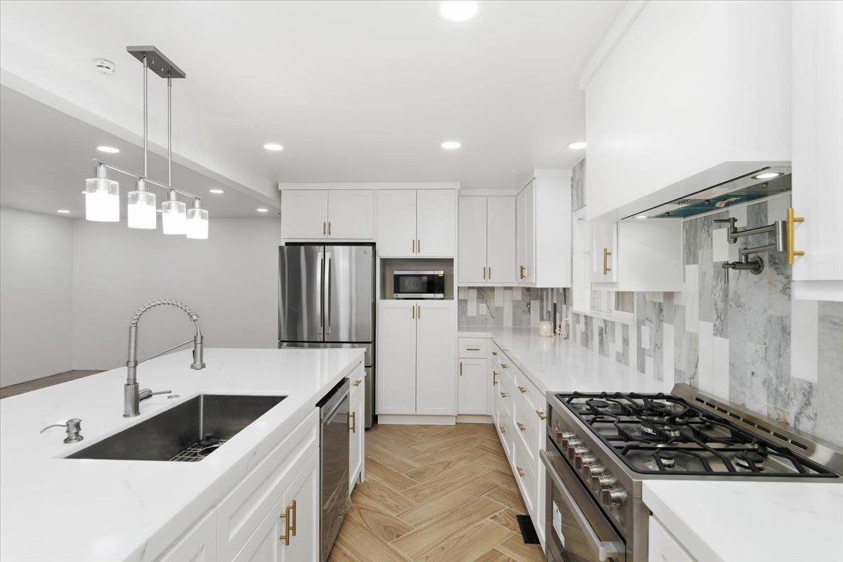 2213 Evelle Ln, Turlock, CA 95380