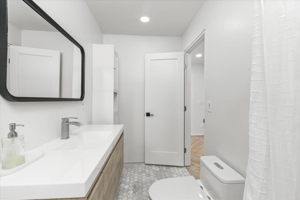 2213 Evelle Ln, Turlock, CA 95380