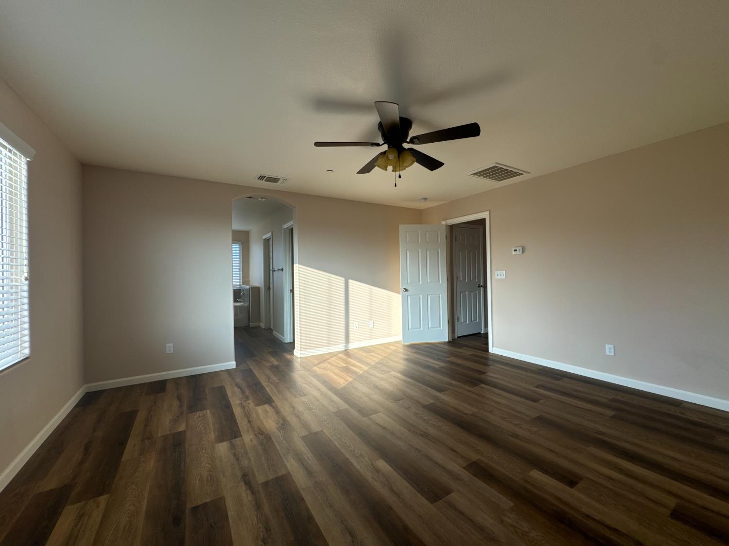 3364 Amanecer Ave, Clovis, CA 93619