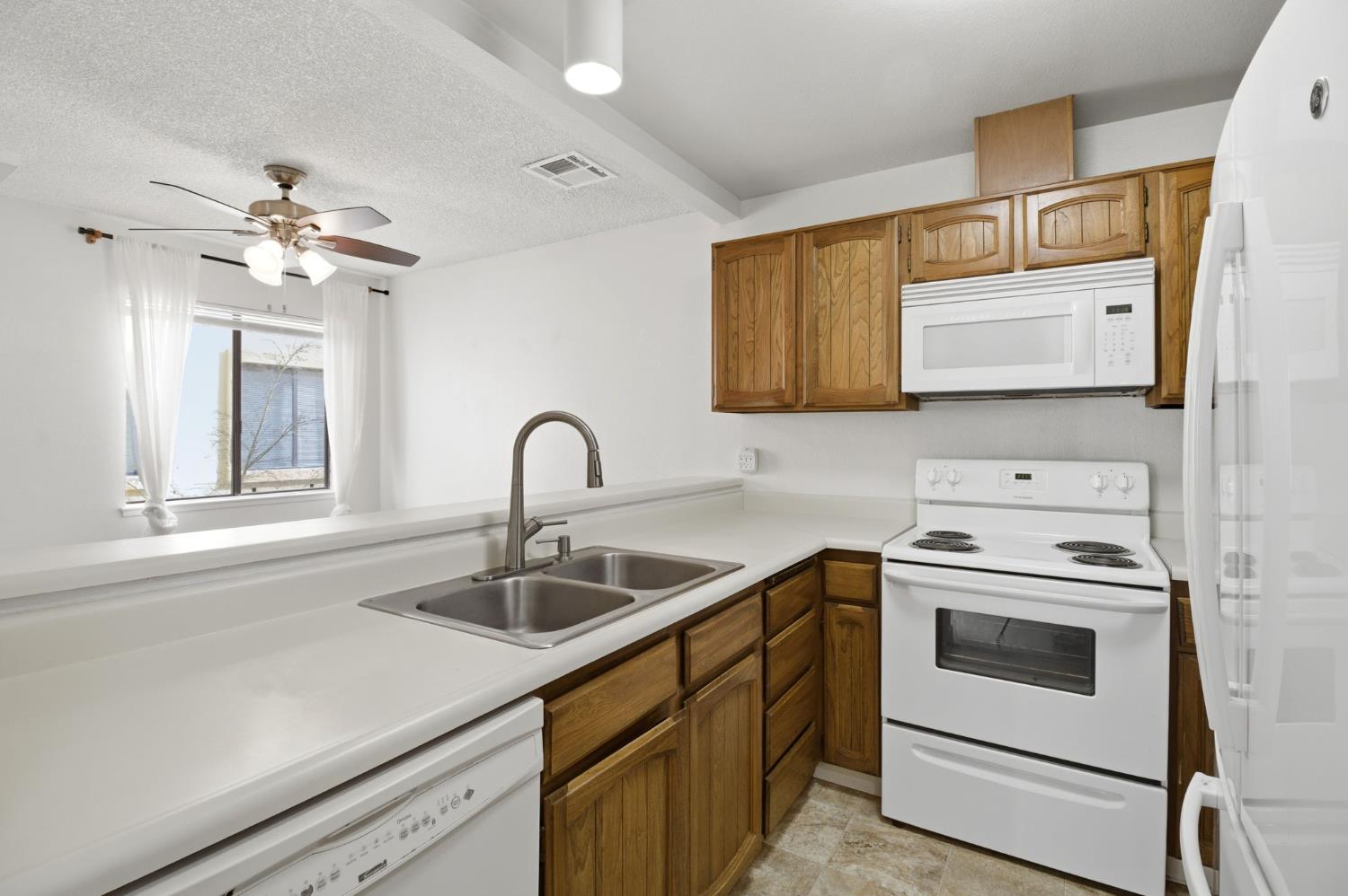 3424 Vintage Dr #244, Modesto, CA 95356