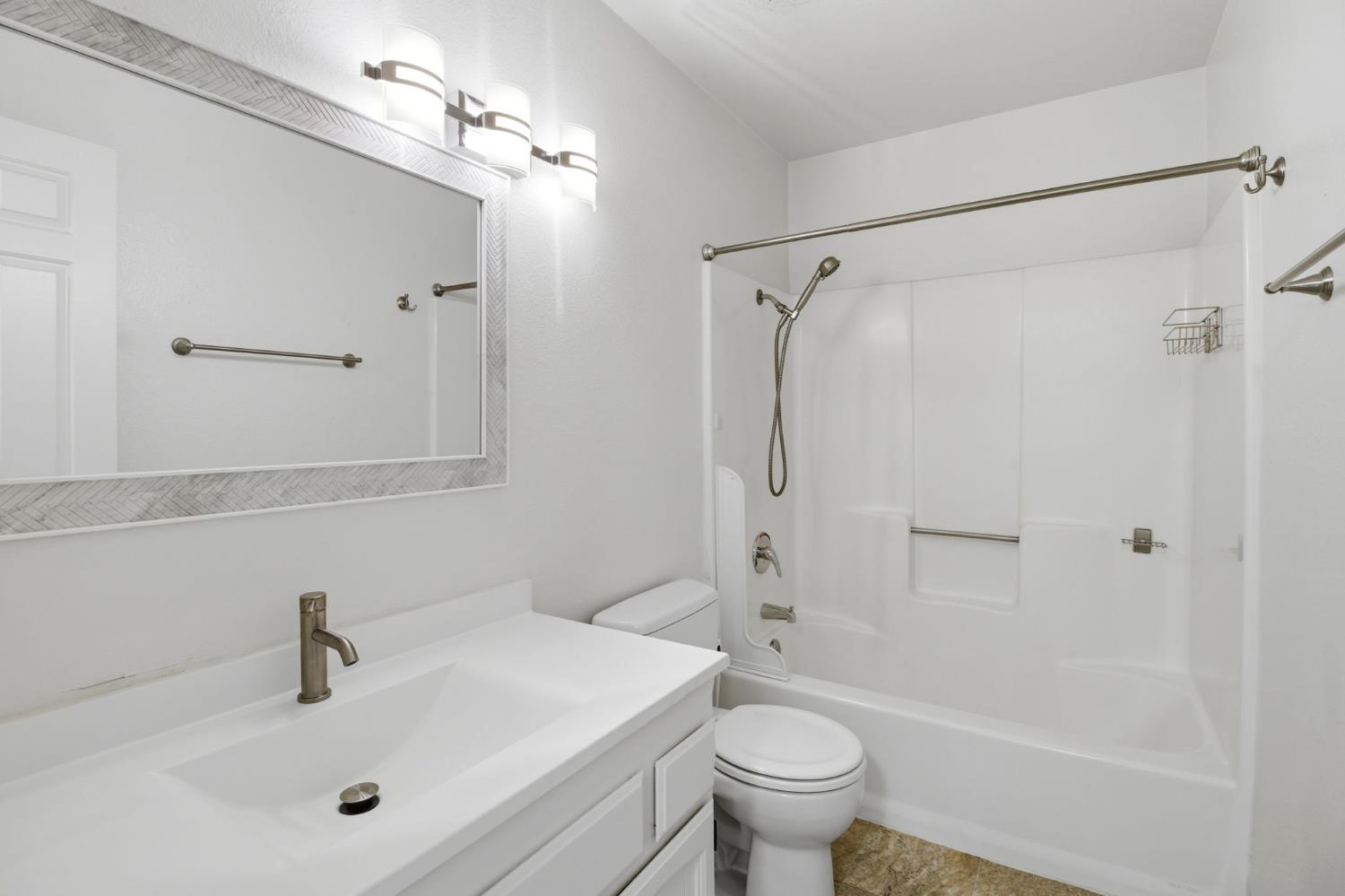 3424 Vintage Dr #244, Modesto, CA 95356