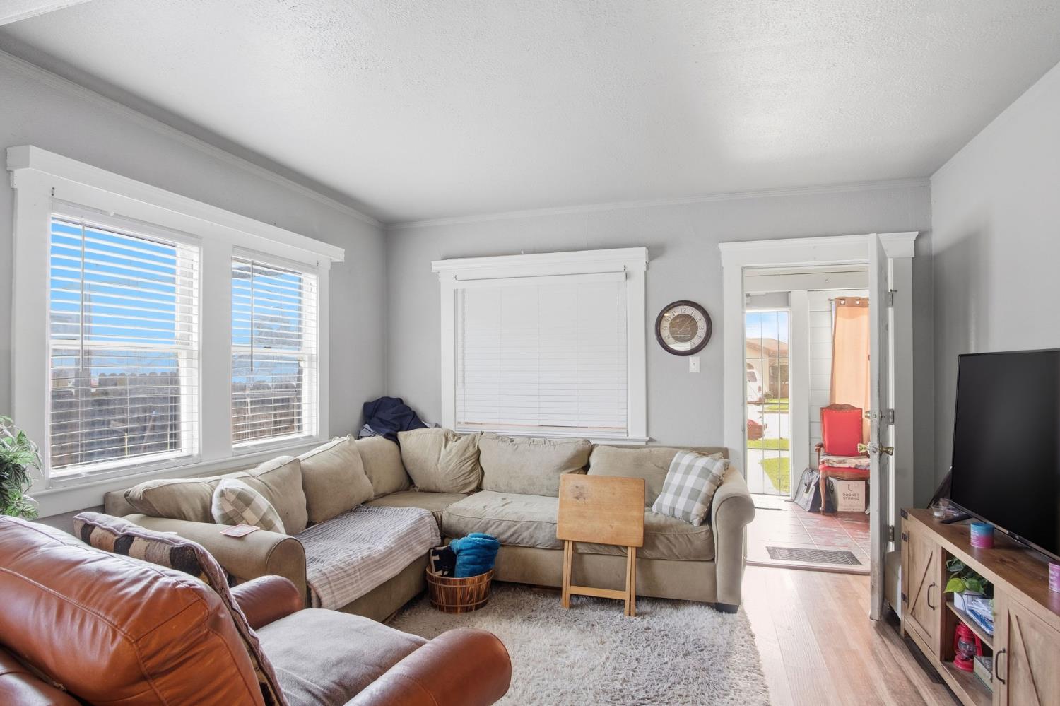 925 W 21st St, Merced, CA 95340